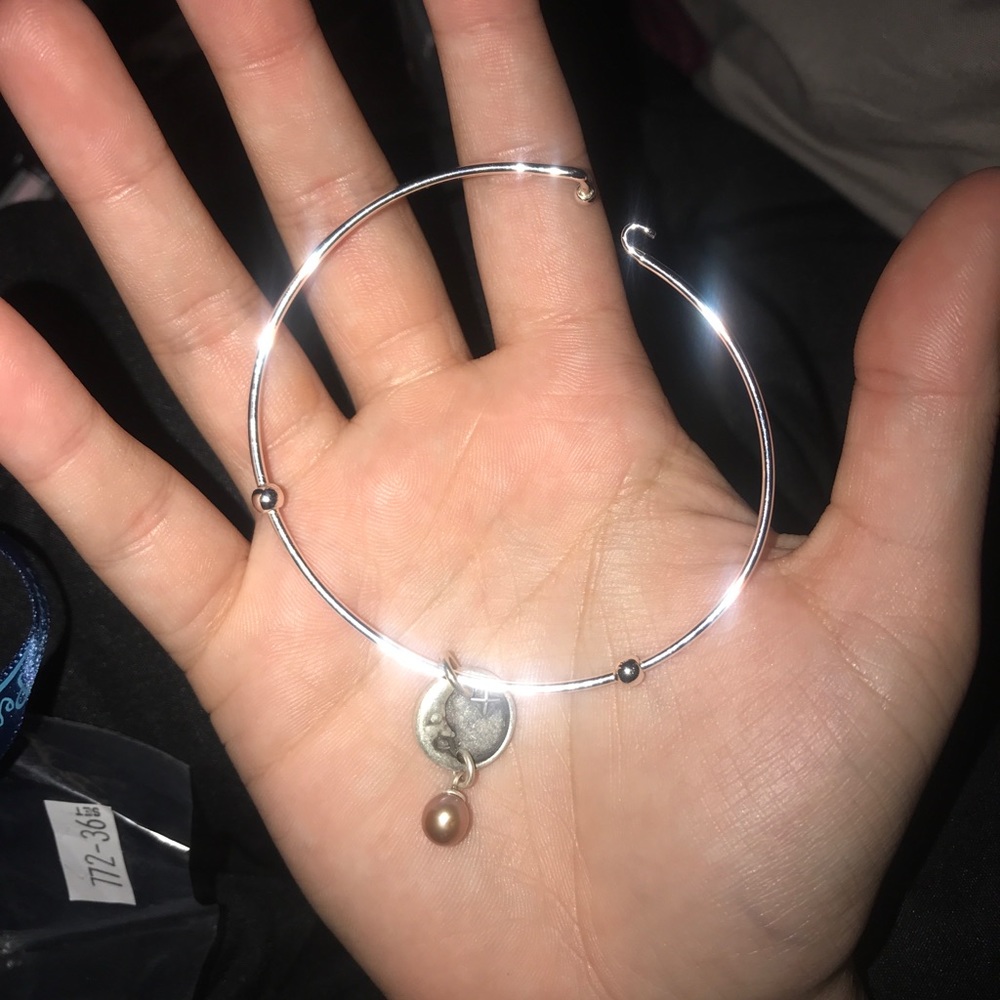Vantel Pearls Bangle